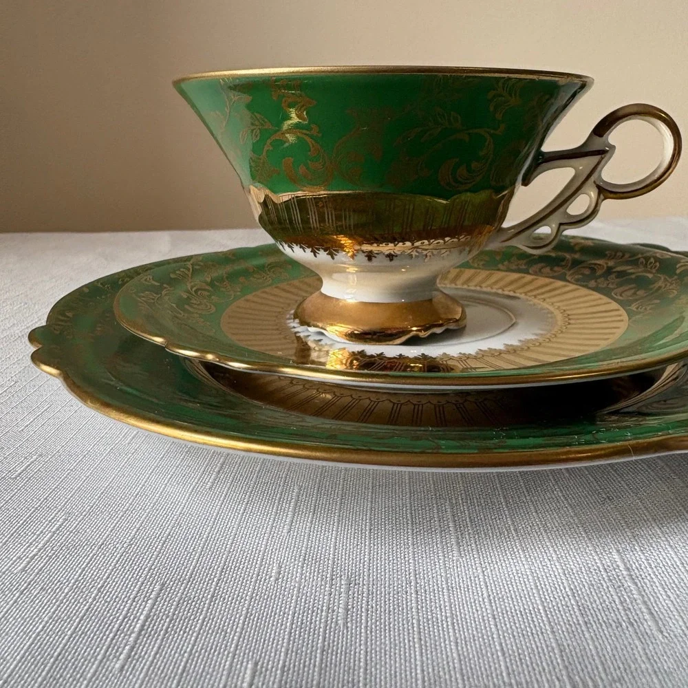 Ilmenau Graf von Henneberg Green Gold Porcelain Teacup Trio
